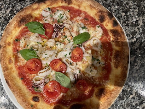 Pizza Gambas und Kalamari